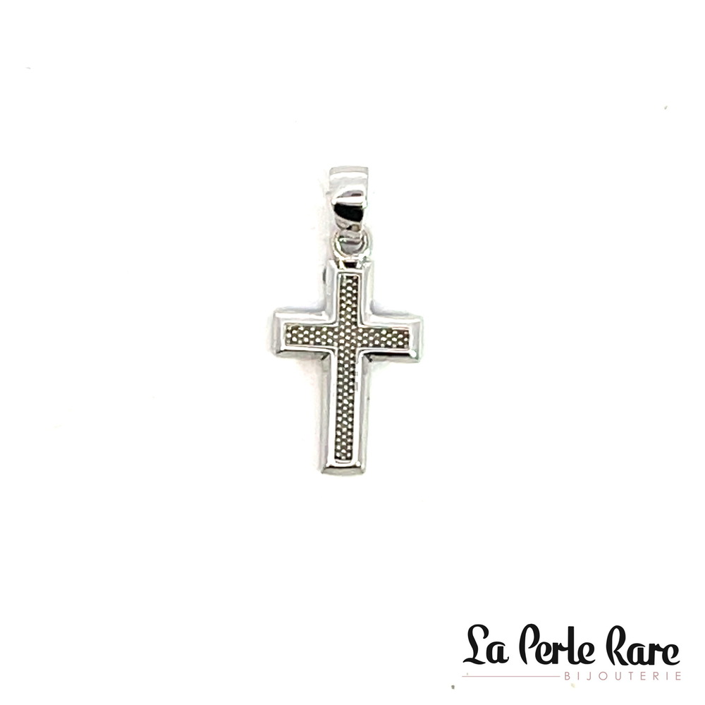 Pendentif croix, or blanc 10 carats