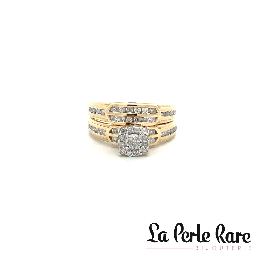 10K Yellow Gold Wedding Band Set, 70 Total Diamond PointsCet ensemble d'alliances en or jaune 10 carats pour femme est l'incarnation du raffinement et de l'élégance. Chaque alliance est ornée de diama - CA938108-F - Exclusivity