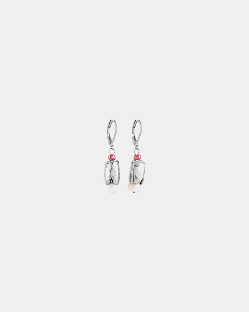 Boucles d'oreilles pendantes acier inoxydable, étain, verre coloré, perles d'eau douce - FIORA-CERISE - Anne-marie Chagnon
