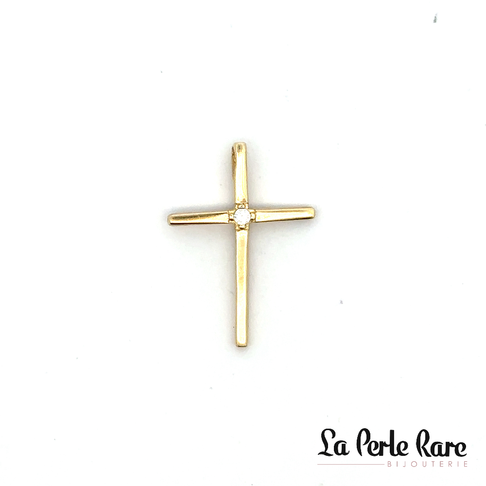 Pendentif croix, or jaune 10 carats, zircon incolore