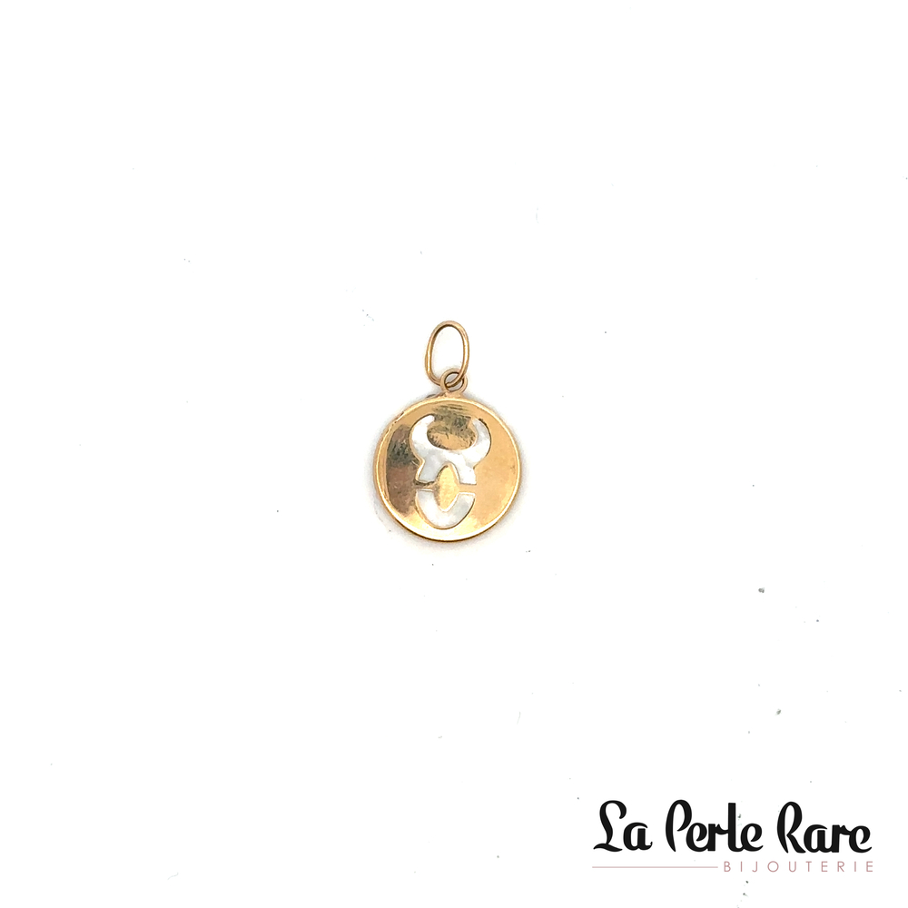 Pendentif taureau, or jaune, nacre