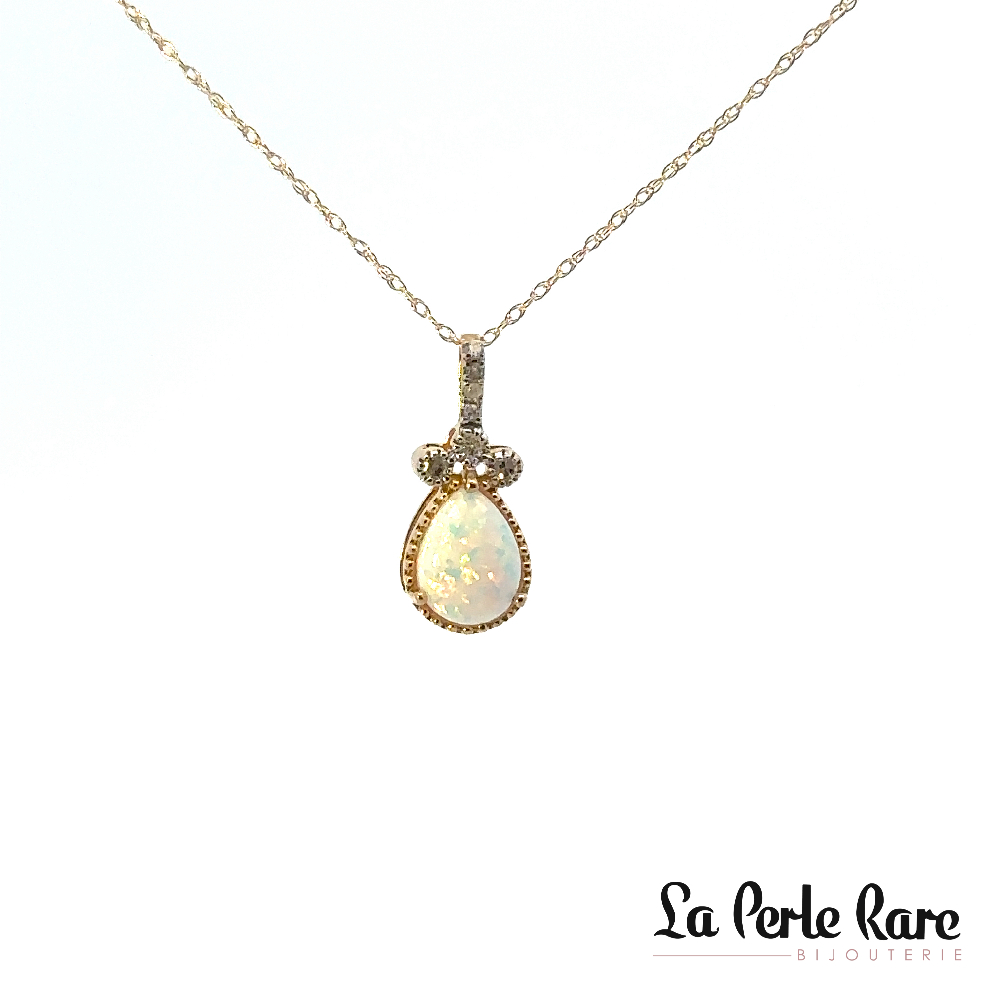 Pendentif or jaune 10 carats, opale, 7 points de diamants total - LPR-2536 - Exclusivités