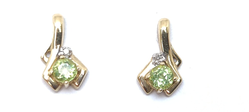 Yellow gold peridot, 1 dia pt fixed earrings - DX578YPE - Corona