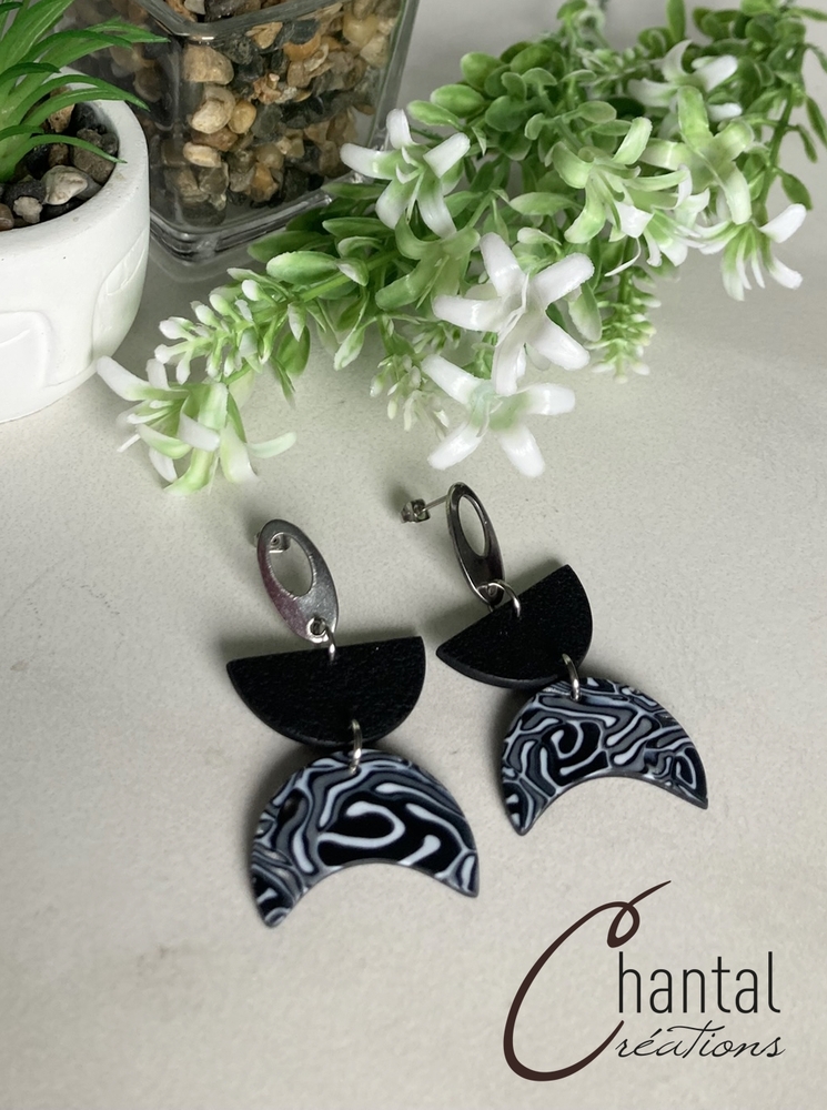 Boucles d'oreilles pendantes Elsa noire, argile polymère, acier inoxydable - 25-BO-24 - Création Chantal