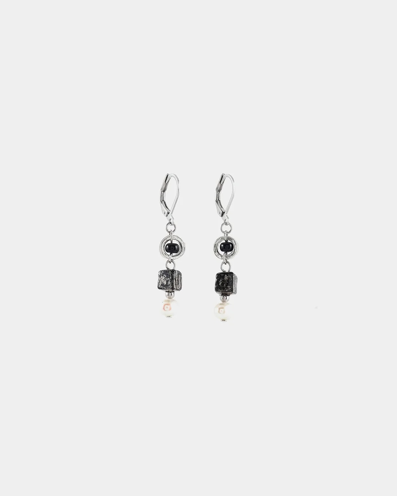 Boucles d'oreilles pendantes acier inoxydable, étain, verre coloré, perles d'eau douce - FAWARIS-EBENE - Anne-marie Chagnon