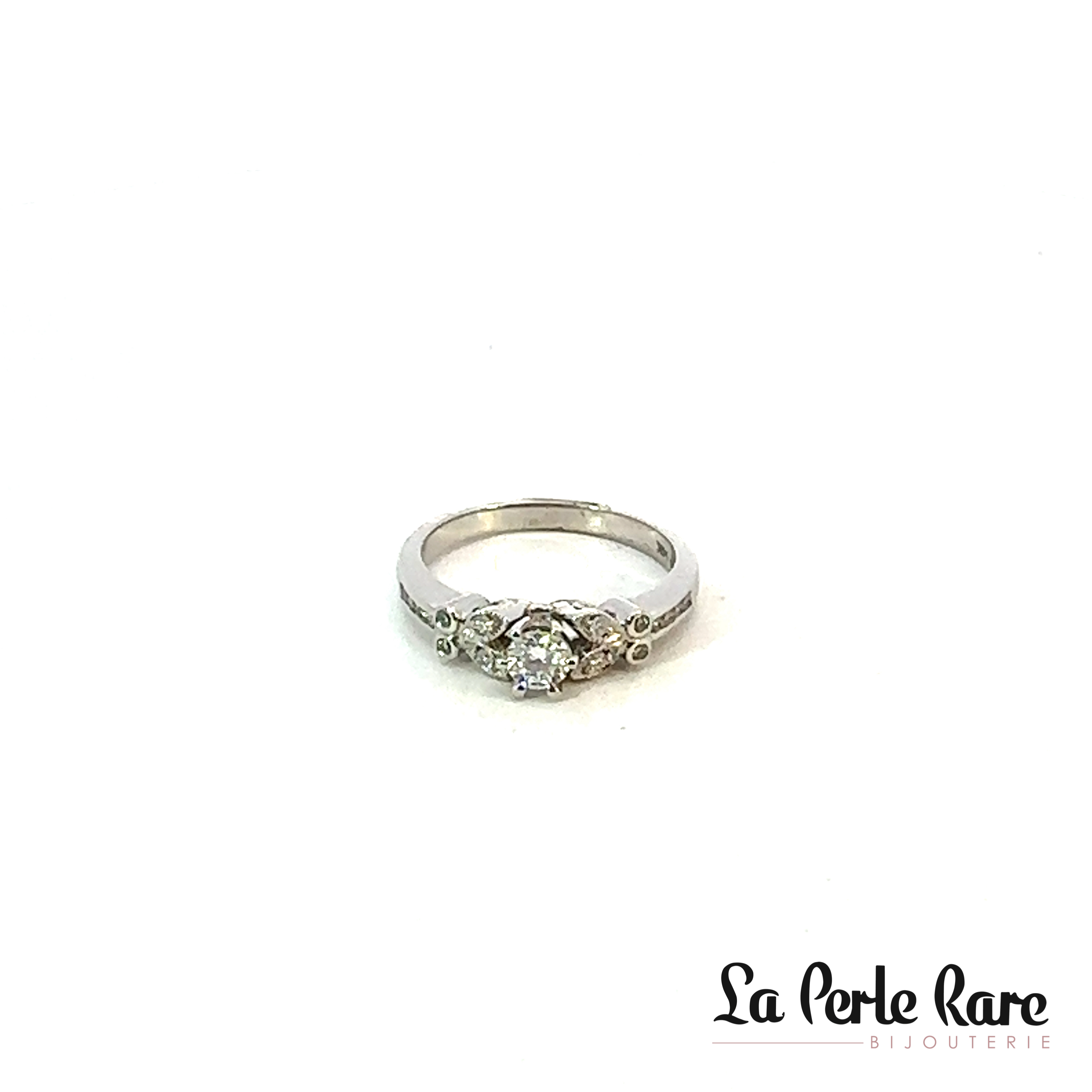 White gold ring with a total of 34 diamond points - LB3112 - Corona