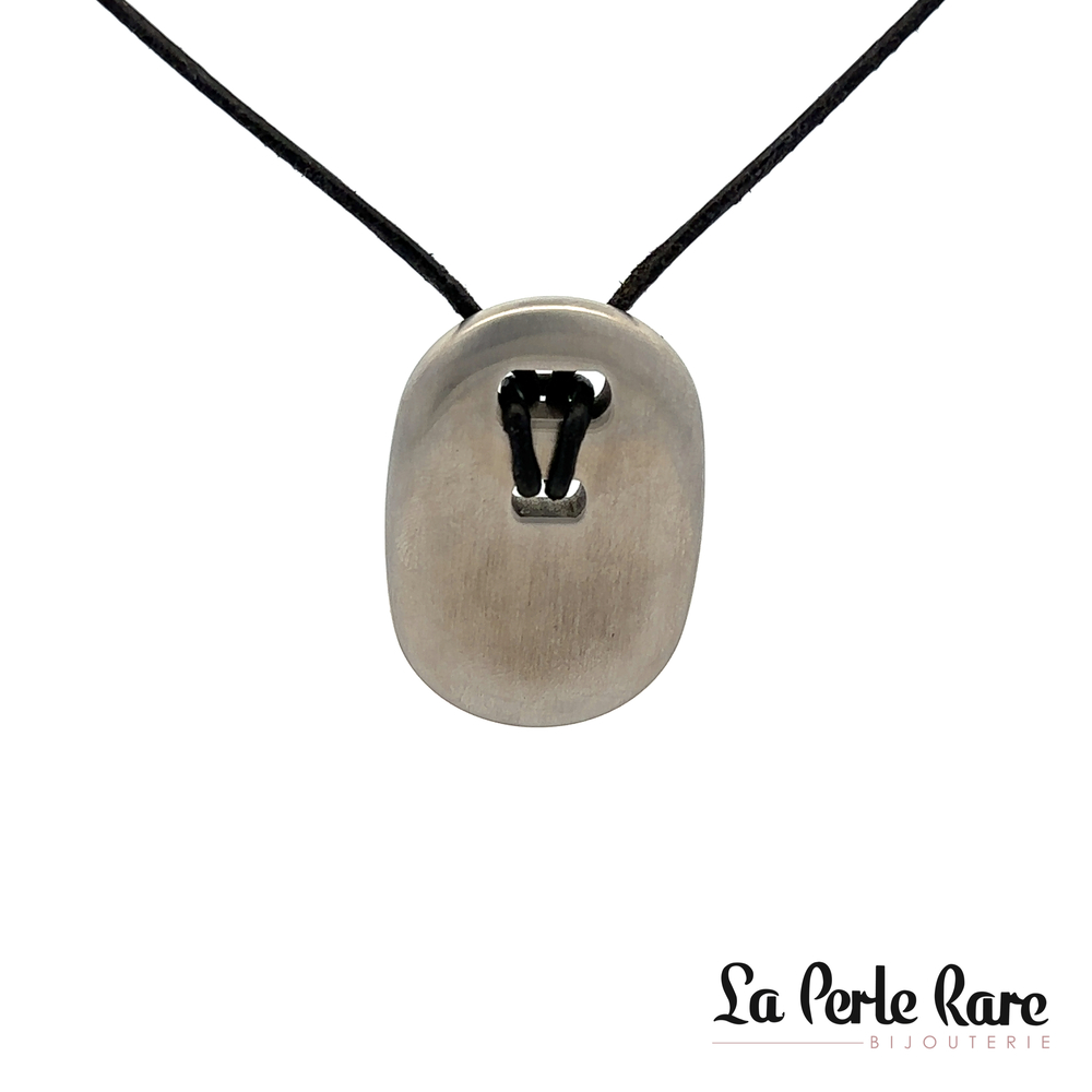 Collier acier, cuir noir