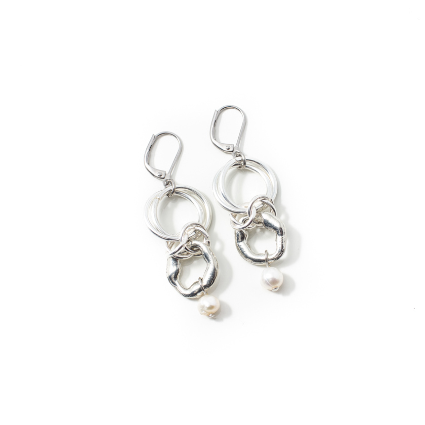 Dangling earrings made of steel, tin, and pearls - MANIJO-ARGENTE - Anne-marie Chagnon