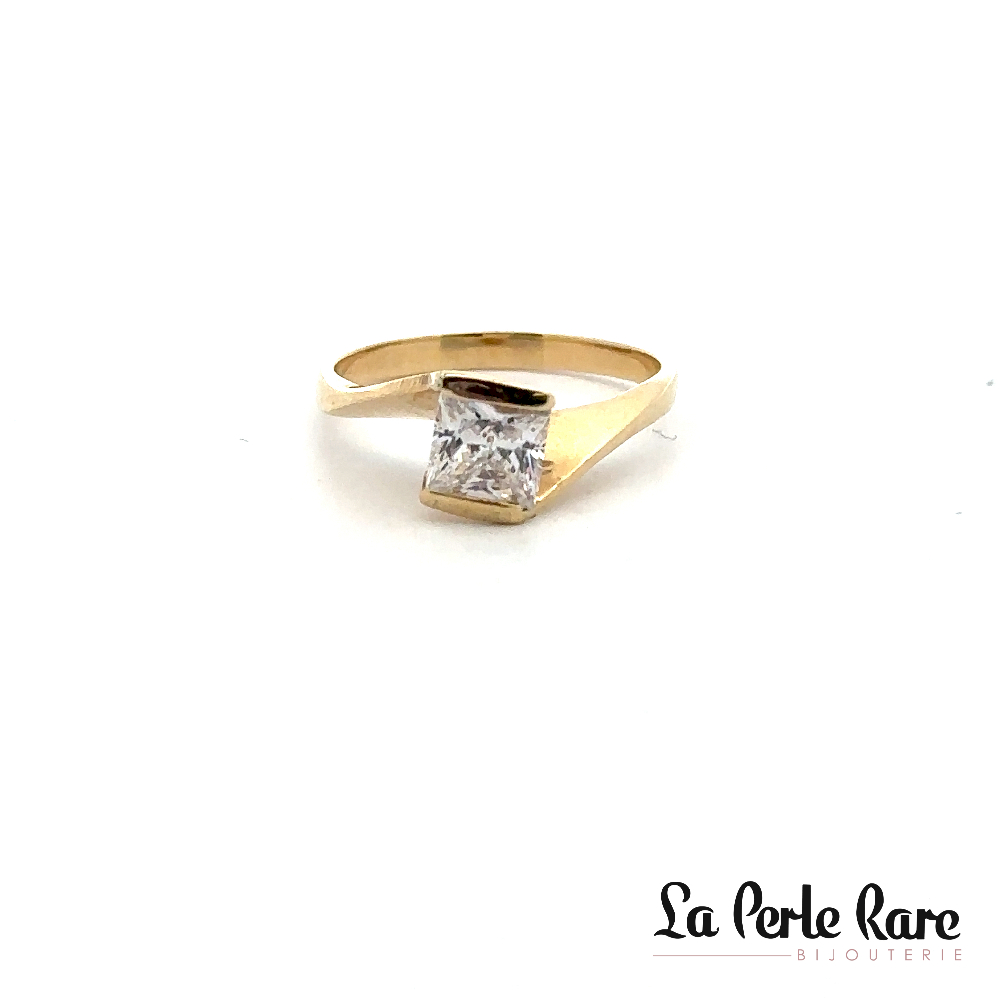 14K Yellow Gold Solitaire Ring, Clear Zircon - 1950 - Exclusivity