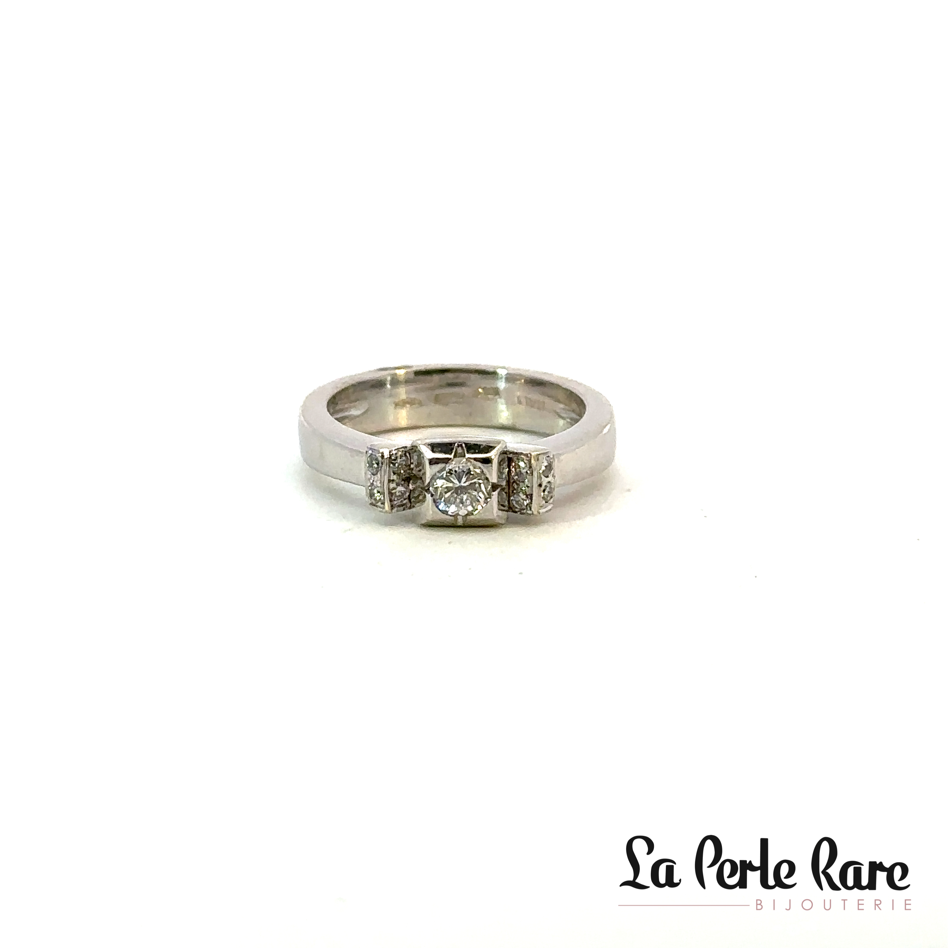 White gold ring with a total of 26 points of diamonds - WC2005 - Exclusivity