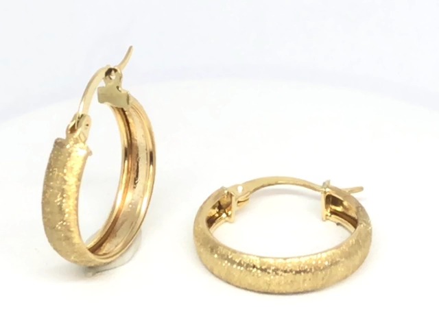 Textured 10 kt yellow gold hoop earrings - 1654 - Exclusivity