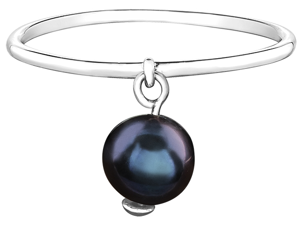 White gold ring with black pearl