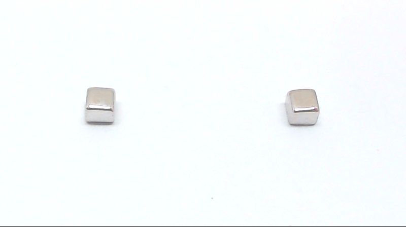 2 mm white gold square fixed earrings - 4423-2B - Exclusivity