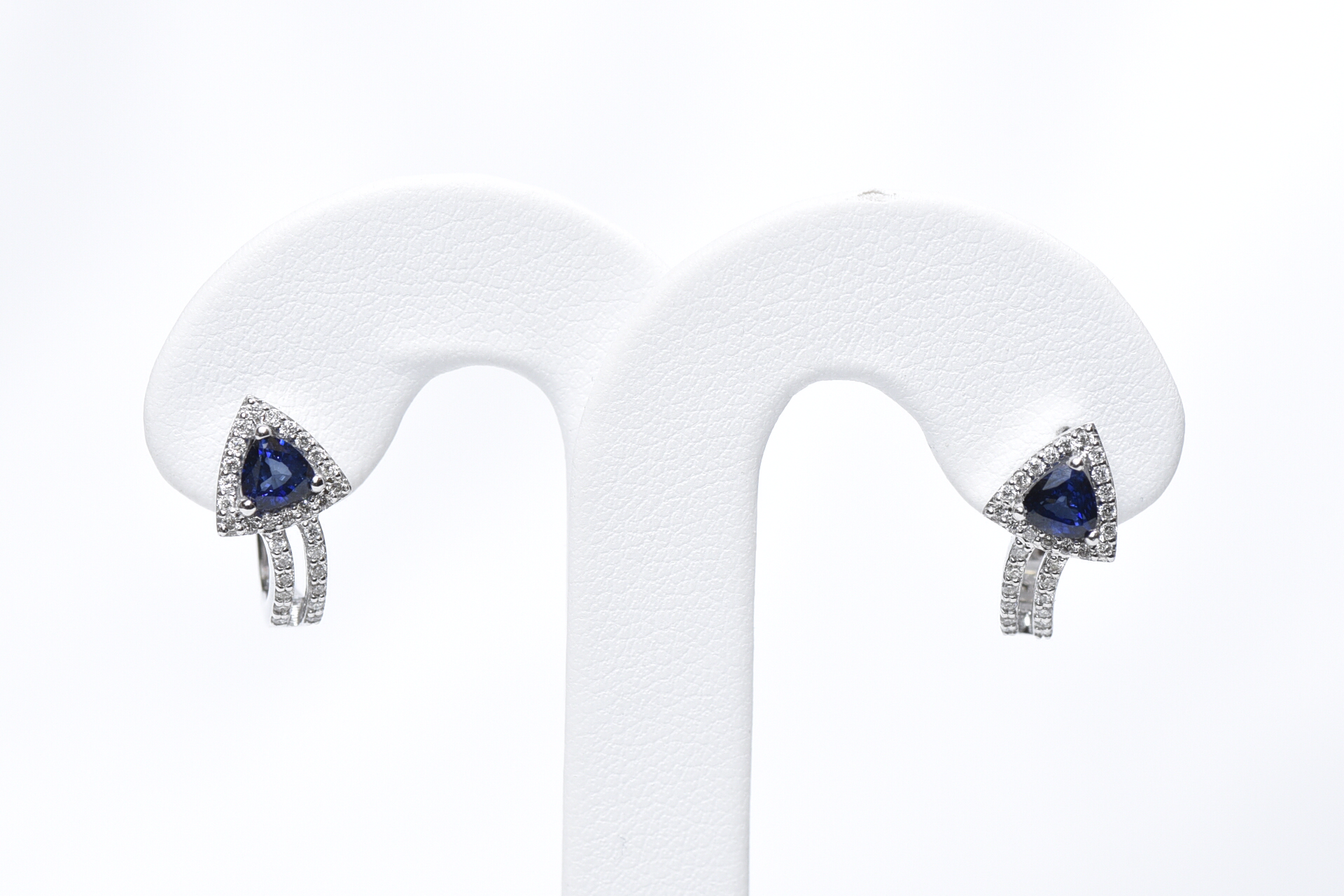 White gold earrings with sapphire and 22 diamond points - ER096439-114S - Zen