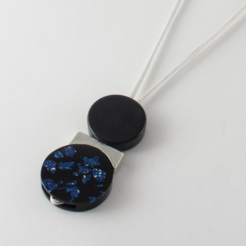 Resin, black leather and tin necklace - MAKAYA-LAZULI - Anne-marie Chagnon